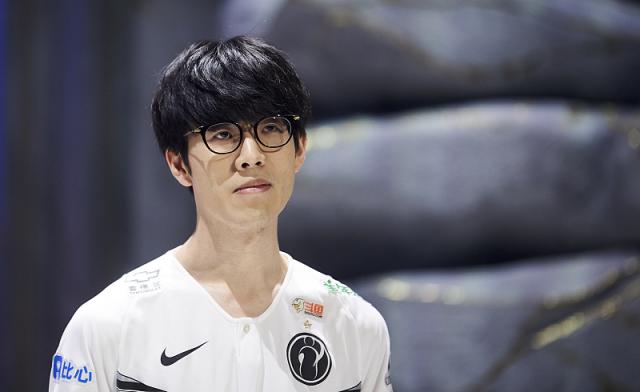 iG官方：主教练Loong正式加入