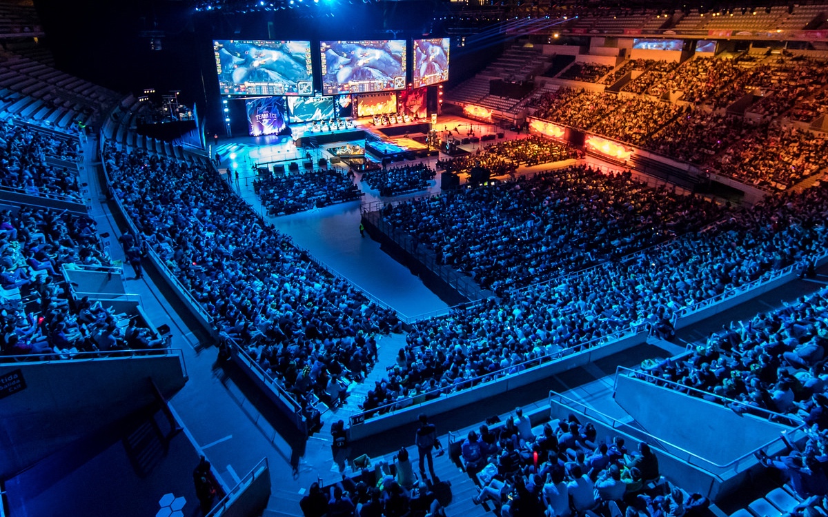 LPL夏季赛W1D6：Tangyuan被按替补席，新人Xzz挑战Knight